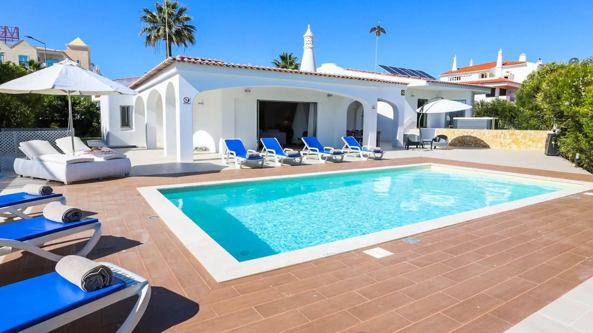 Villa Namora contacts